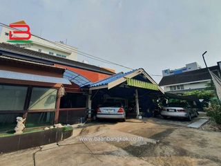 For sale 3 Beds house in Dusit, Bangkok