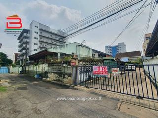 For sale 3 Beds house in Dusit, Bangkok