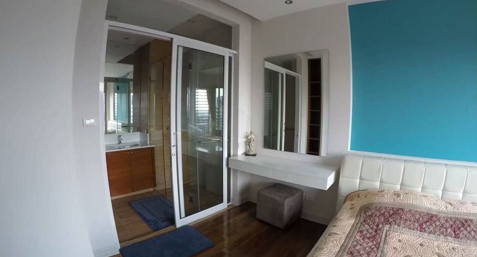 For sale 2 bedrooms condo in Khlong San, Bangkok