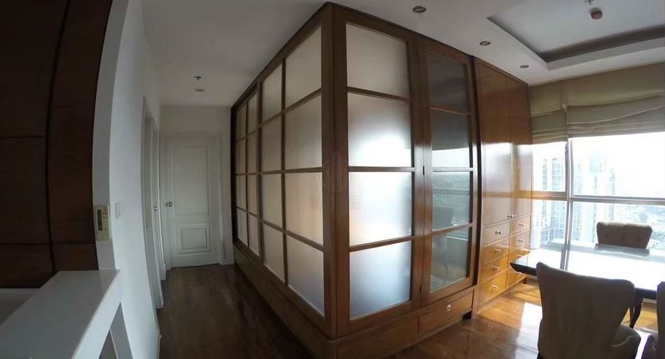 For sale 2 bedrooms condo in Khlong San, Bangkok