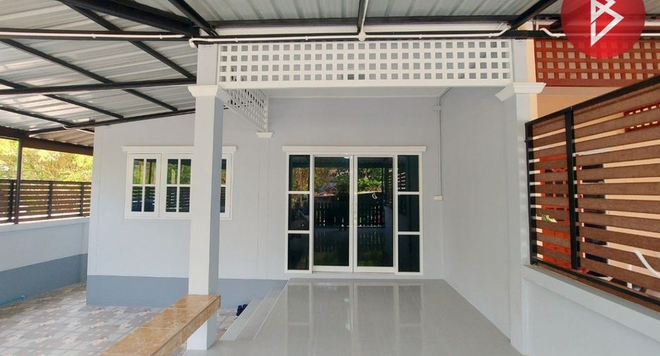 For sale 2 bed townhouse in Photharam, Ratchaburi