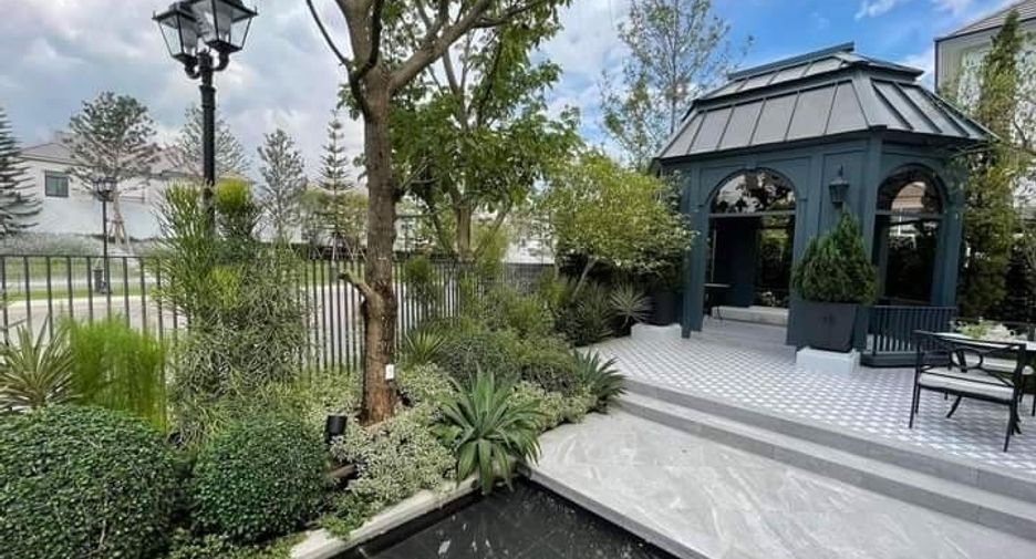 For sale 5 bedrooms house in Saphan Sung, Bangkok
