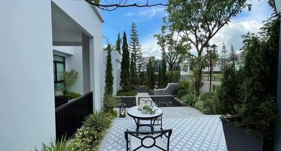 For sale 5 bedrooms house in Saphan Sung, Bangkok
