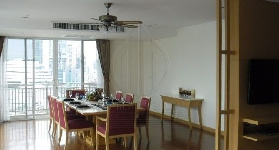 À louer 3 chambres condo à Khlong Toei, Bangkok