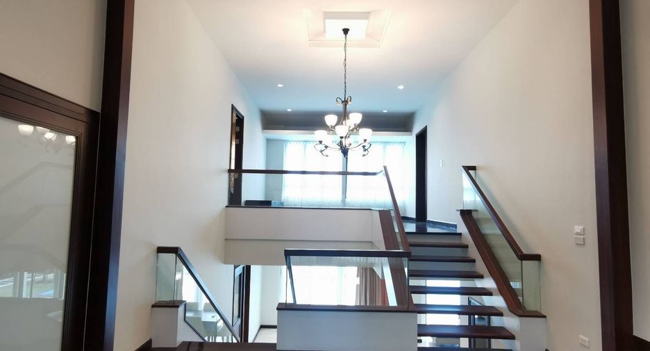 Casa en venta de 4 habitaciones en Suan Luang, Bangkok