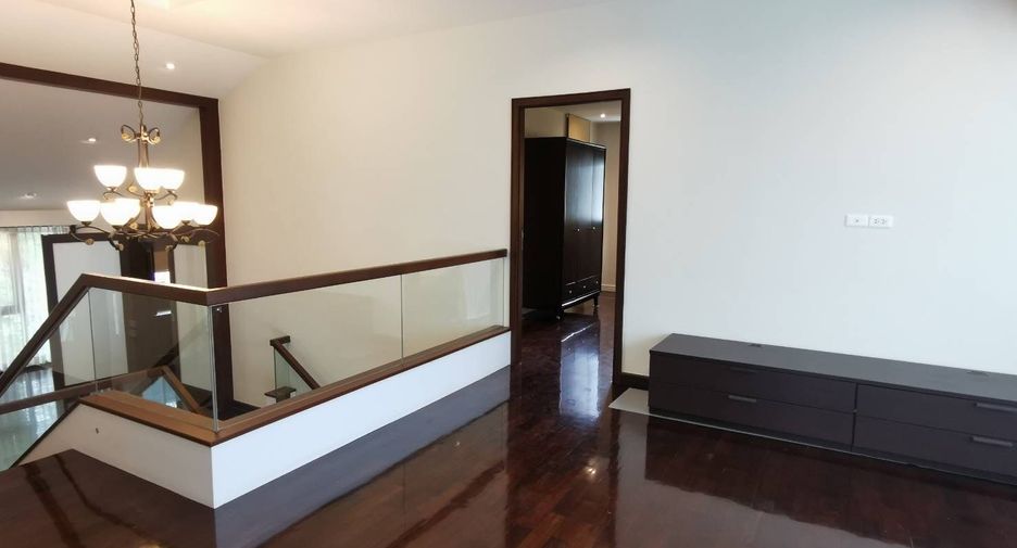 Casa en venta de 4 habitaciones en Suan Luang, Bangkok