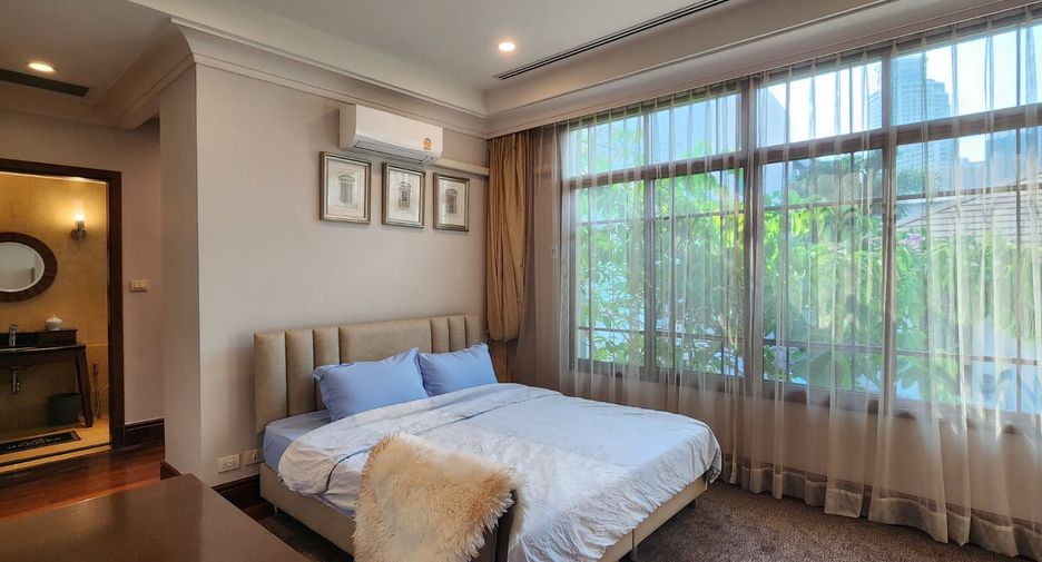 Casa en alquiler y en venta de 5 habitaciones en Watthana, Bangkok