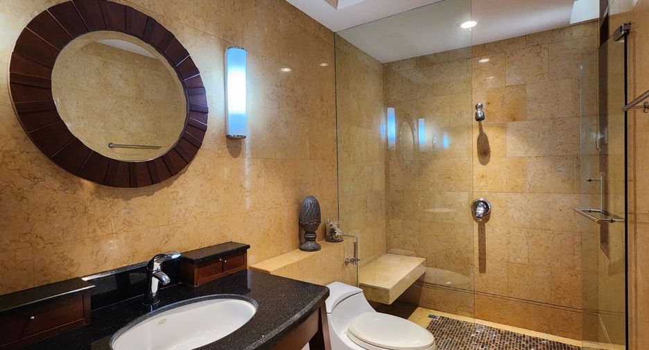 Casa en alquiler y en venta de 5 habitaciones en Watthana, Bangkok