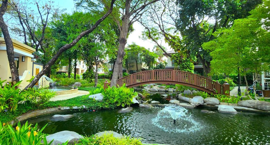 Casa en alquiler y en venta de 5 habitaciones en Watthana, Bangkok