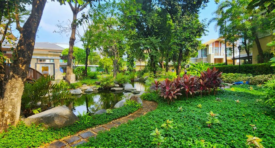 Casa en alquiler y en venta de 5 habitaciones en Watthana, Bangkok