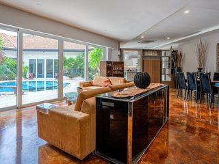 For sale 5 ベッドルーム house in Bang Lamung, Chonburi