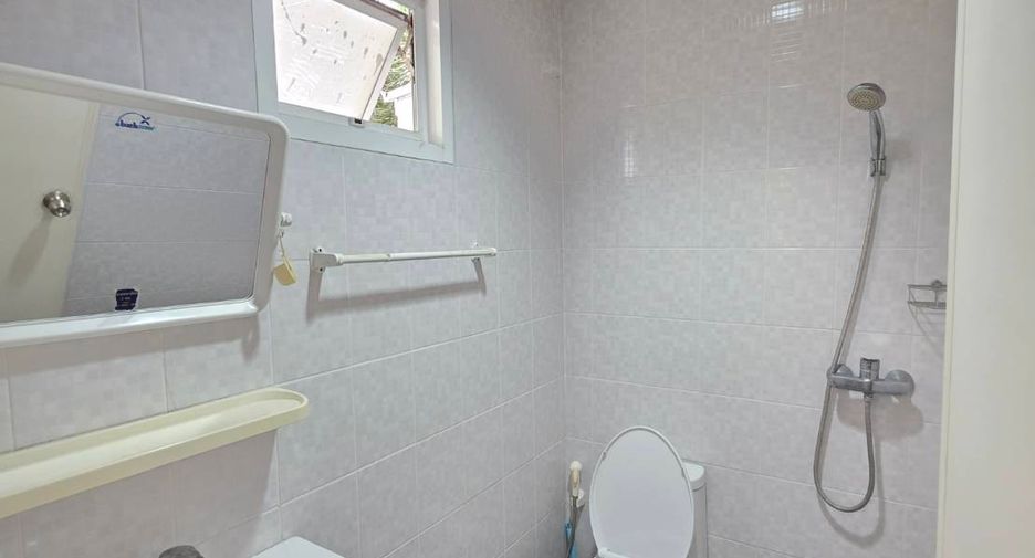 For rent 3 bedrooms townhouse in Pathum Wan, Bangkok
