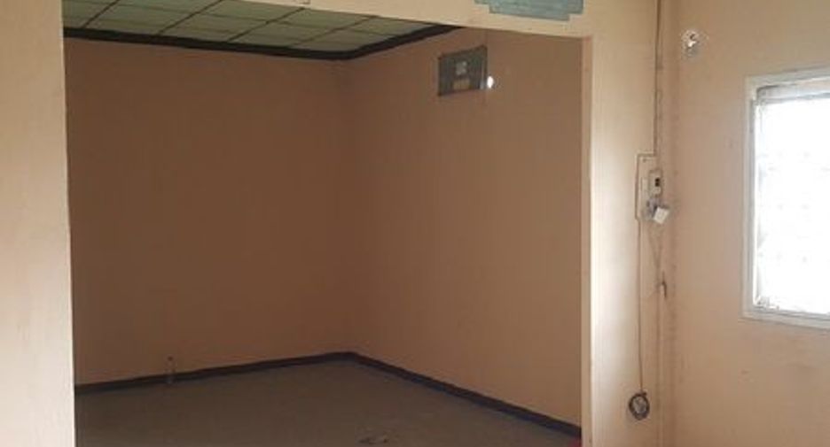 For sale 2 bedrooms retail Space in Si Maha Phot, Prachin Buri