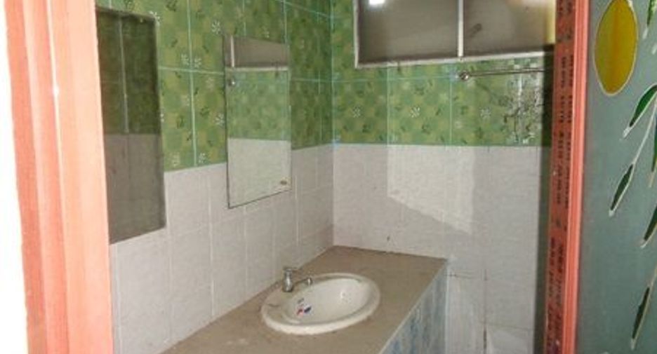 For sale 2 bedrooms retail Space in Si Maha Phot, Prachin Buri
