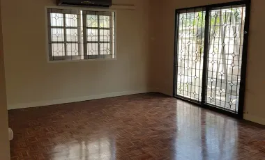 For sale 3 bedrooms house in Phra Khanong, Bangkok