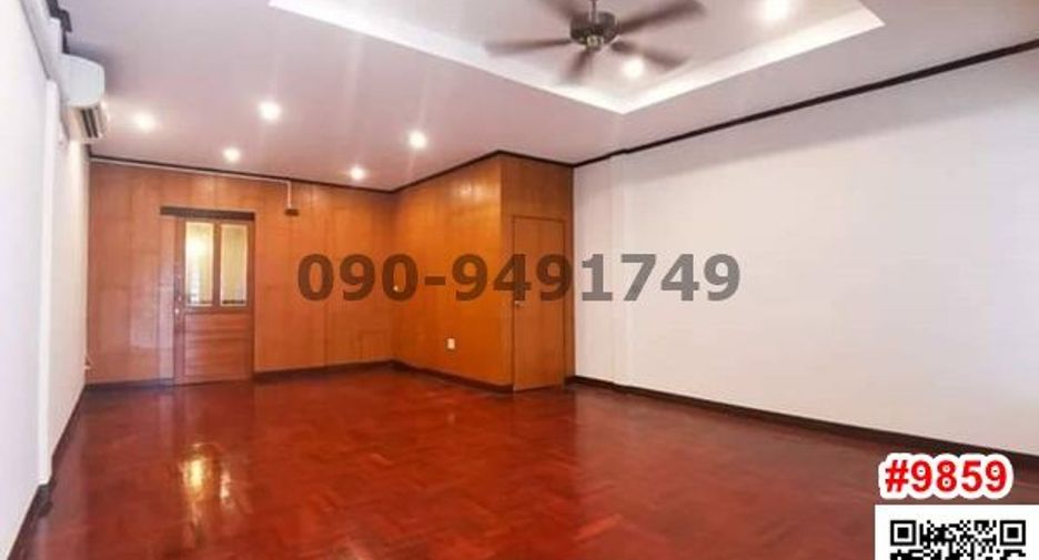 For rent 3 Beds townhouse in Bang Sue, Bangkok