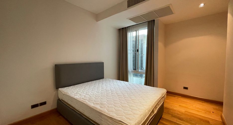 Condo en alquiler y en venta de 4 habitaciones en Khlong Toei, Bangkok
