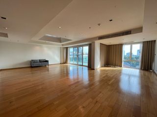 For rent and for sale 4 bedrooms condo in Khlong Toei, Bangkok