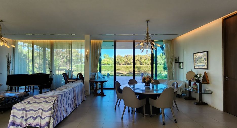 For sale 4 bedrooms house in Lat Krabang, Bangkok