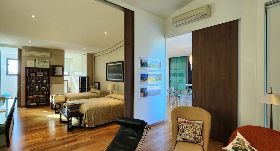 For sale 4 bedrooms house in Lat Krabang, Bangkok