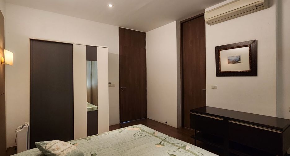For sale 4 bedrooms house in Lat Krabang, Bangkok