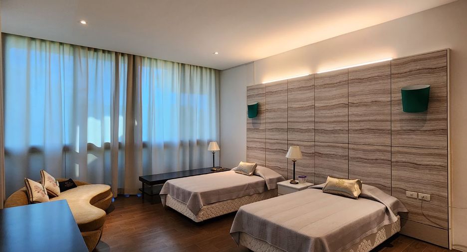 For sale 4 bedrooms house in Lat Krabang, Bangkok