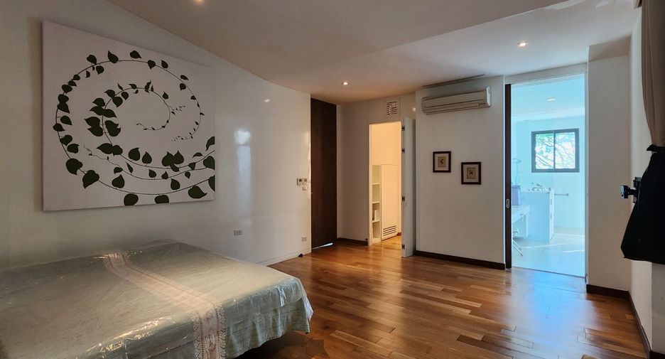 For sale 4 bedrooms house in Lat Krabang, Bangkok