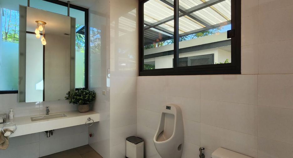 For sale 4 bedrooms house in Lat Krabang, Bangkok