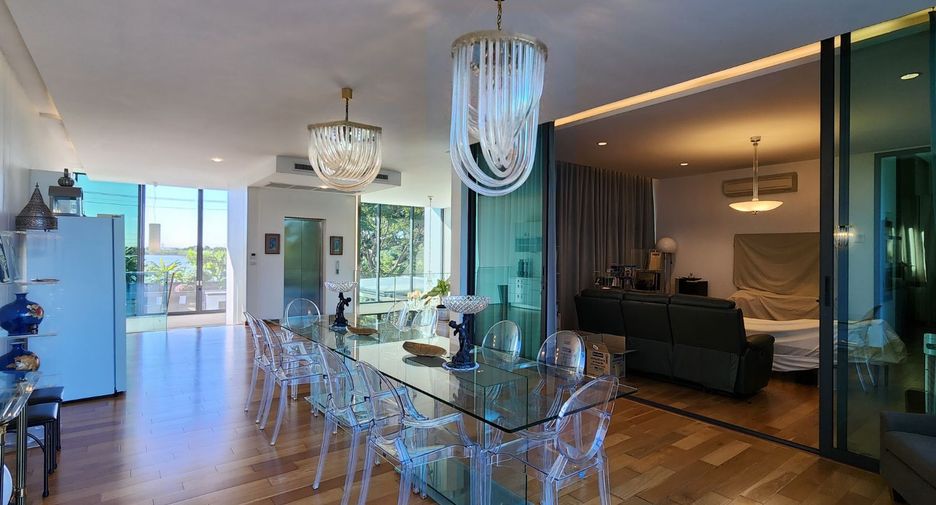 For sale 4 bedrooms house in Lat Krabang, Bangkok