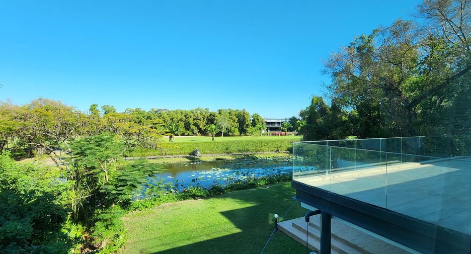 For sale 4 bedrooms house in Lat Krabang, Bangkok