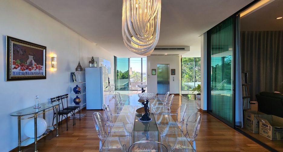 For sale 4 bedrooms house in Lat Krabang, Bangkok