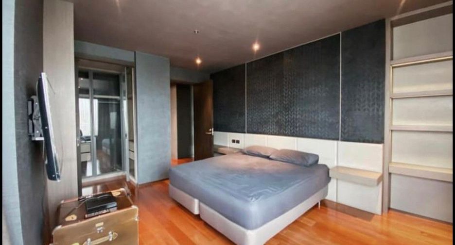 For sale 2 ベッドルーム condo in Yan Nawa, Bangkok