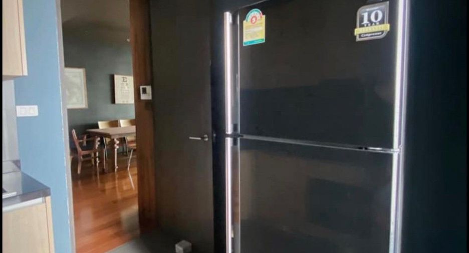 For sale 2 ベッドルーム condo in Yan Nawa, Bangkok