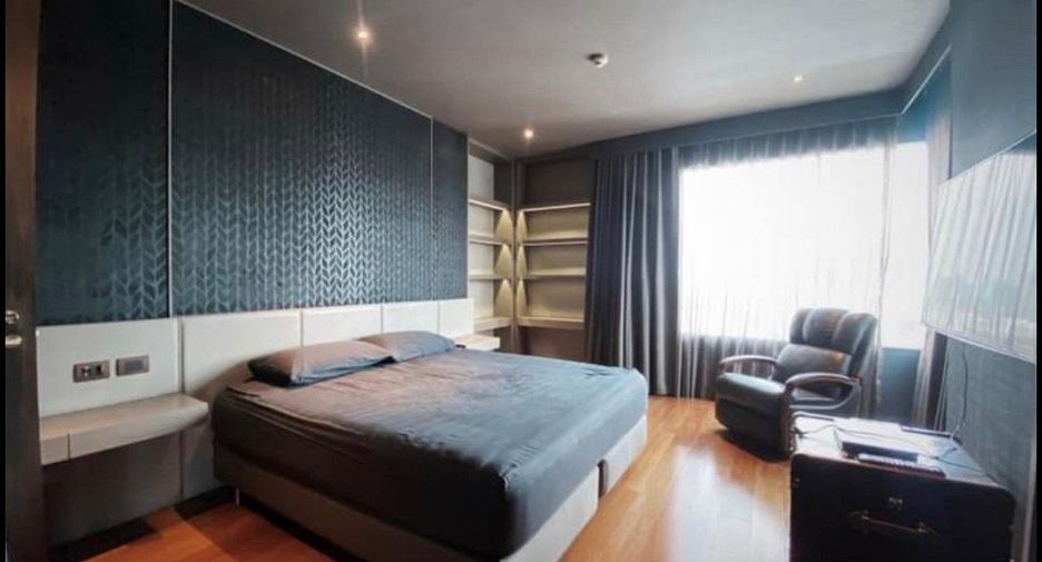 For sale 2 ベッドルーム condo in Yan Nawa, Bangkok