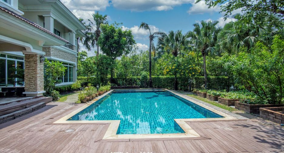 For sale 5 Beds house in Bang Khae, Bangkok