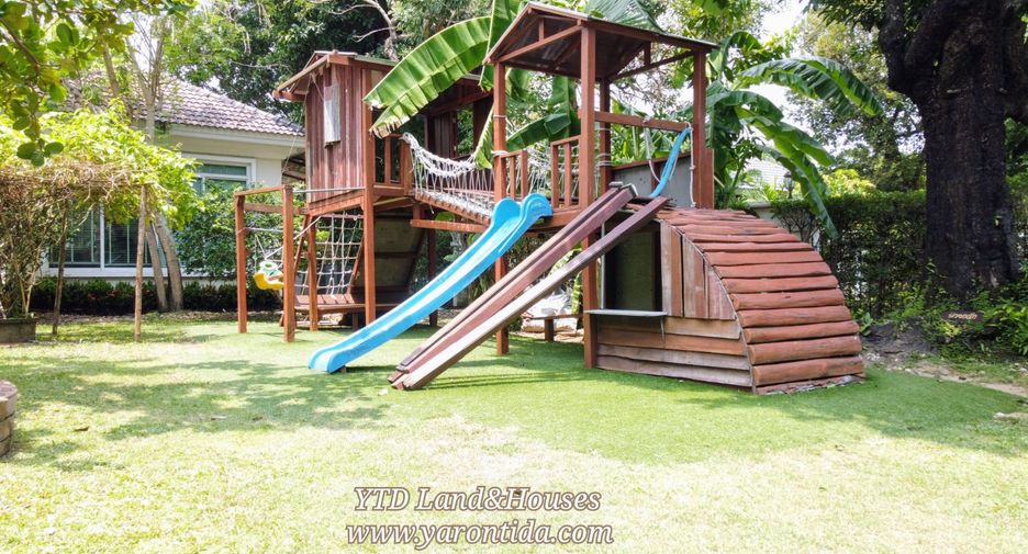 For sale 5 Beds house in Bang Khae, Bangkok