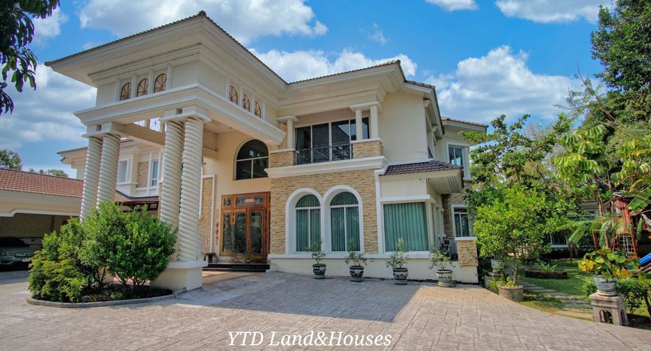 For sale 5 Beds house in Bang Khae, Bangkok