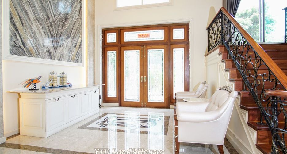 For sale 5 Beds house in Bang Khae, Bangkok