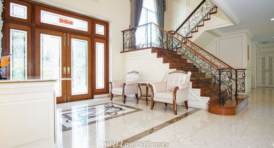 For sale 5 Beds house in Bang Khae, Bangkok