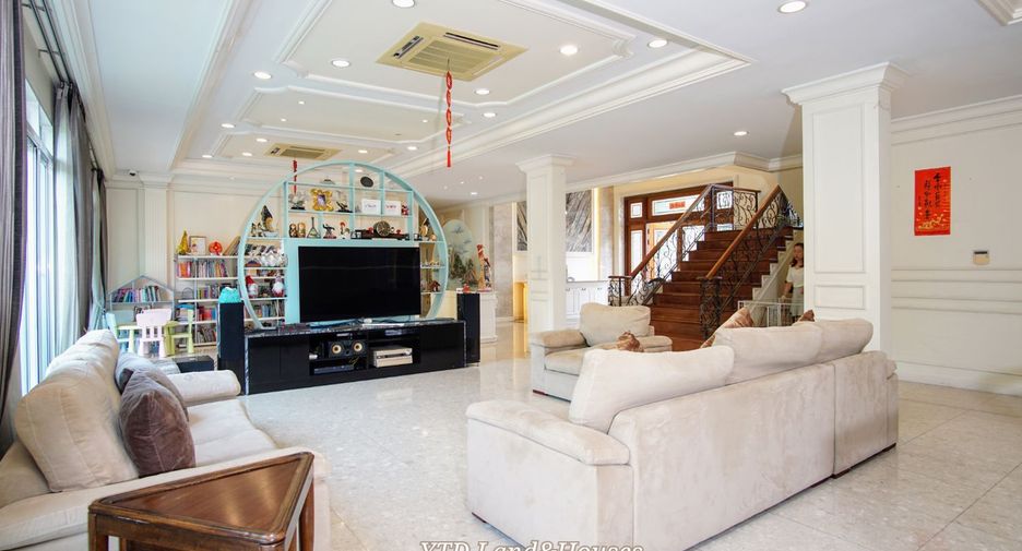For sale 5 Beds house in Bang Khae, Bangkok