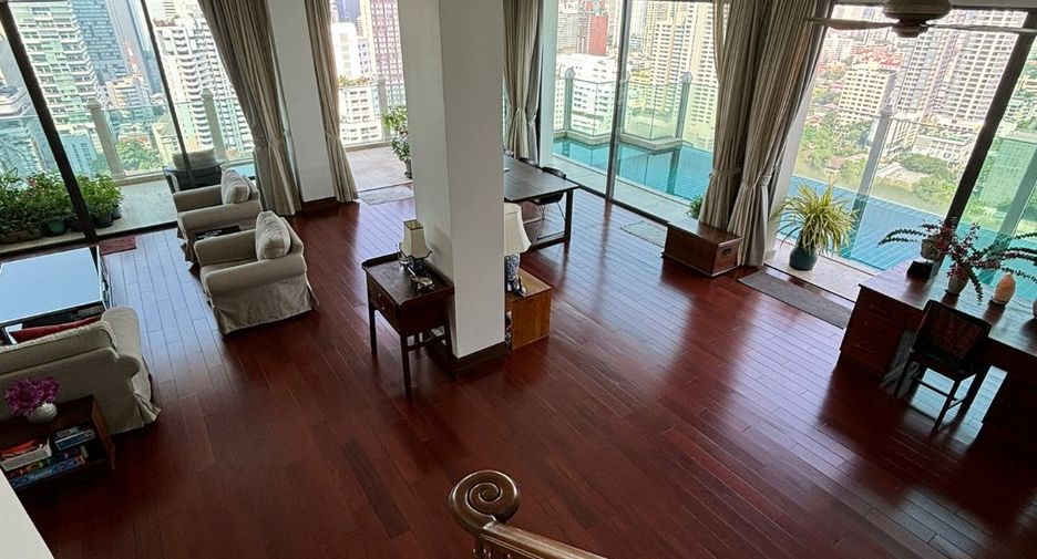 For sale 3 bedrooms condo in Watthana, Bangkok