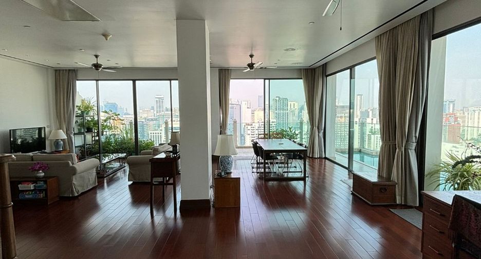 For sale 3 bedrooms condo in Watthana, Bangkok