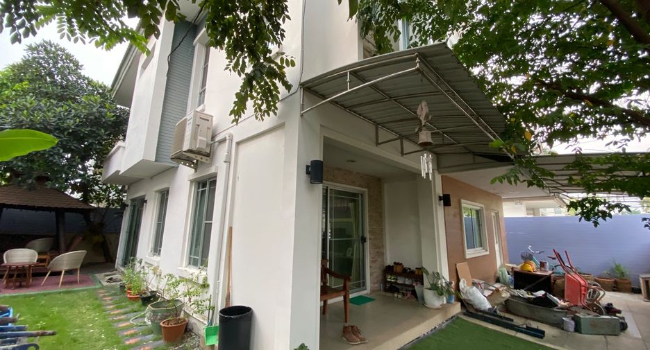 For sale 4 Beds house in Mueang Samut Prakan, Samut Prakan