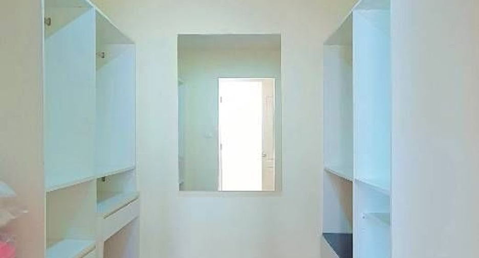 Condo en venta de 3 habitaciones en Khlong Toei, Bangkok