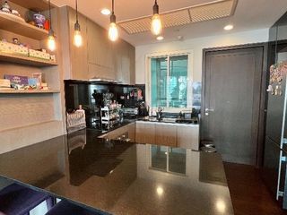 For sale 3 ベッドルーム condo in Khlong San, Bangkok