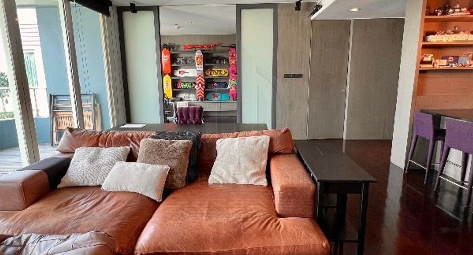 For sale 3 bedrooms condo in Khlong San, Bangkok