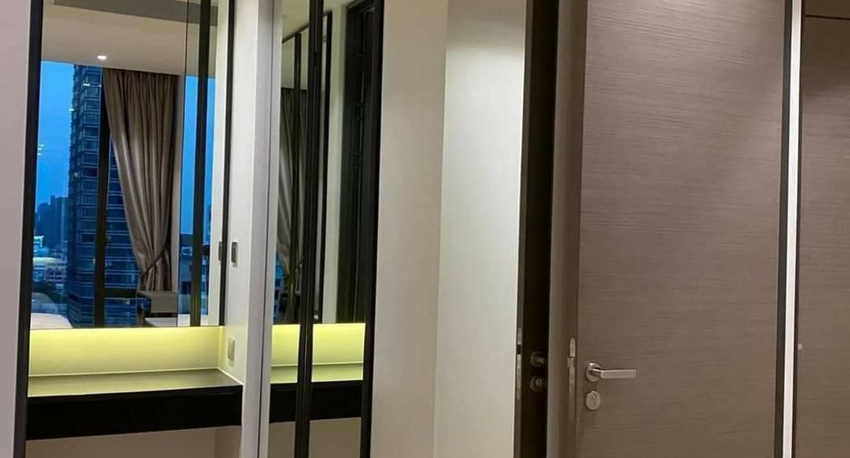 À louer 2 chambres condo à Pathum Wan, Bangkok
