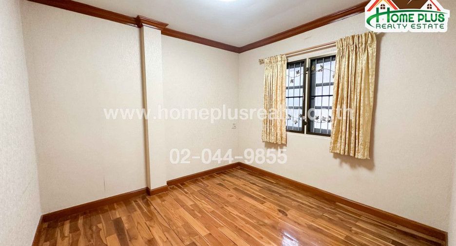 For sale 3 bedrooms house in Don Mueang, Bangkok