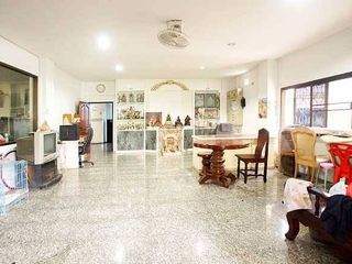 For sale 6 bedrooms townhouse in Bang Na, Bangkok