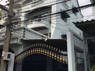 For sale 6 bedrooms townhouse in Bang Na, Bangkok